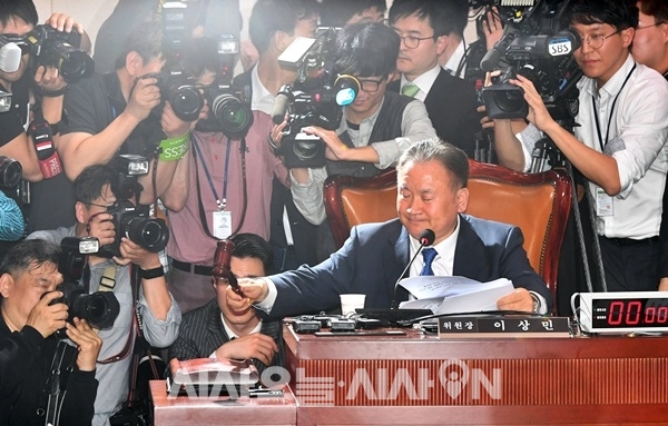 자유한국당 제외한 여야4당은 지난달 29일 자정께 선거제 개정안과 공수처, 검경수사권 조정 형사소송법 개정안 등 개혁입법을 패스트트랙(신속처리안건지정)으로 지정했다.ⓒ뉴시스