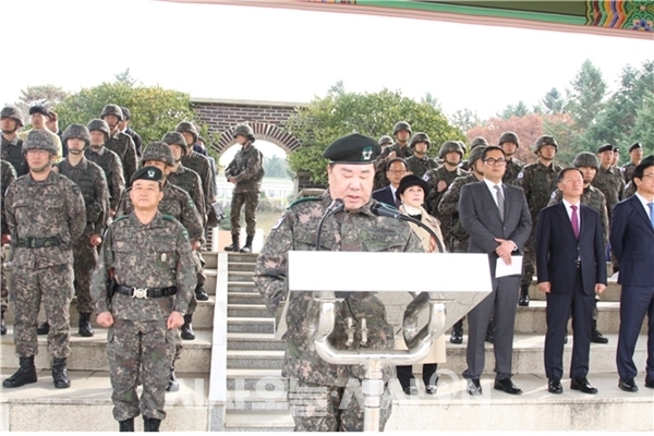 경기 고양 화전동 소재 육군 제30기계화보병사단에서 명예 사단장 취임 1주년·국기 게양식 행사에 참석한 우오현 SM그룹 회장 ⓒ 에스엠그룹