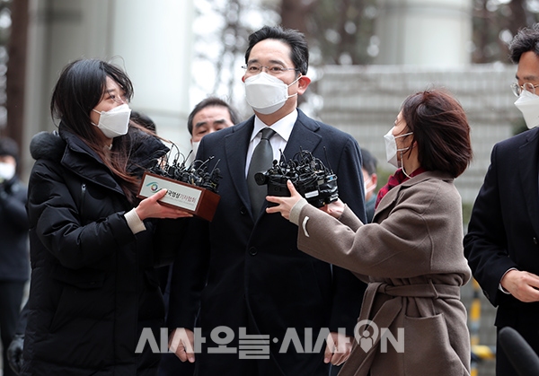 경영권 불법 승계 의혹으로 기소된 이재용 삼성전자 부회장에 대한 재판이 11일 재개됐다. ⓒ시사오늘 권희정 기자