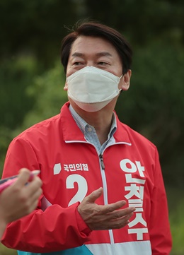 국민의힘 안철수 분당갑 후보는 인수위원장이 시사오늘과 인터뷰하고 있다.ⓒ시사오늘 권희정 기자