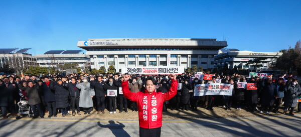 국민의힘 정승환 예비후보가 15일 제22대 총선 출마를 선언하고 있다.ⓒ사진제공 = 정승환 예비후보